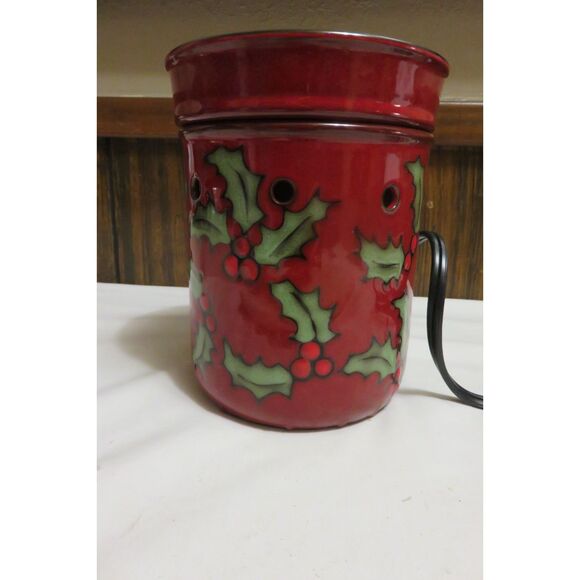 MINT IN BOX SCENTSY MERRY BERRY WAX WARMER - Picture 1 of 5